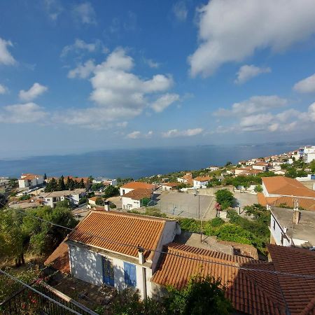 George'S Apartment Loutraki  Екстер'єр фото