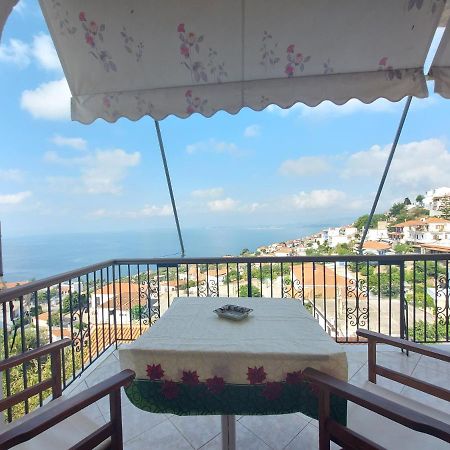 George'S Apartment Loutraki  Екстер'єр фото