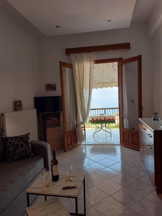 George'S Apartment Loutraki  Екстер'єр фото