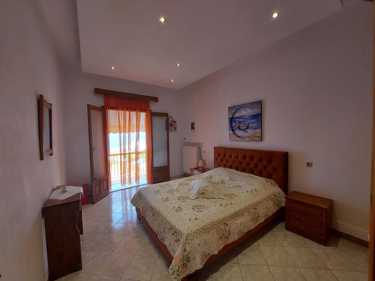 George'S Apartment Loutraki  Екстер'єр фото