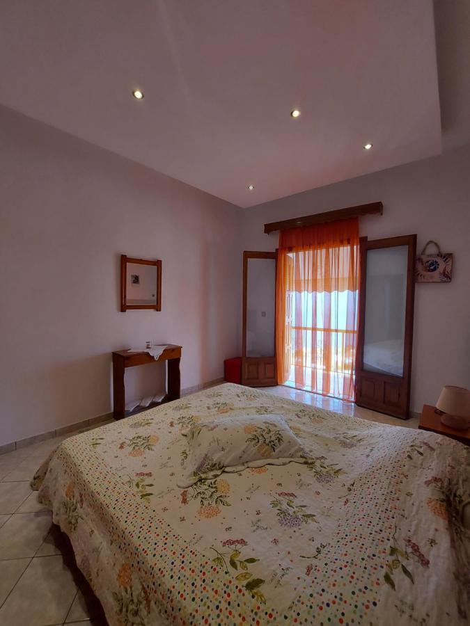 George'S Apartment Loutraki  Екстер'єр фото