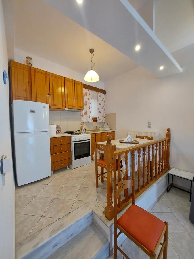 George'S Apartment Loutraki  Екстер'єр фото